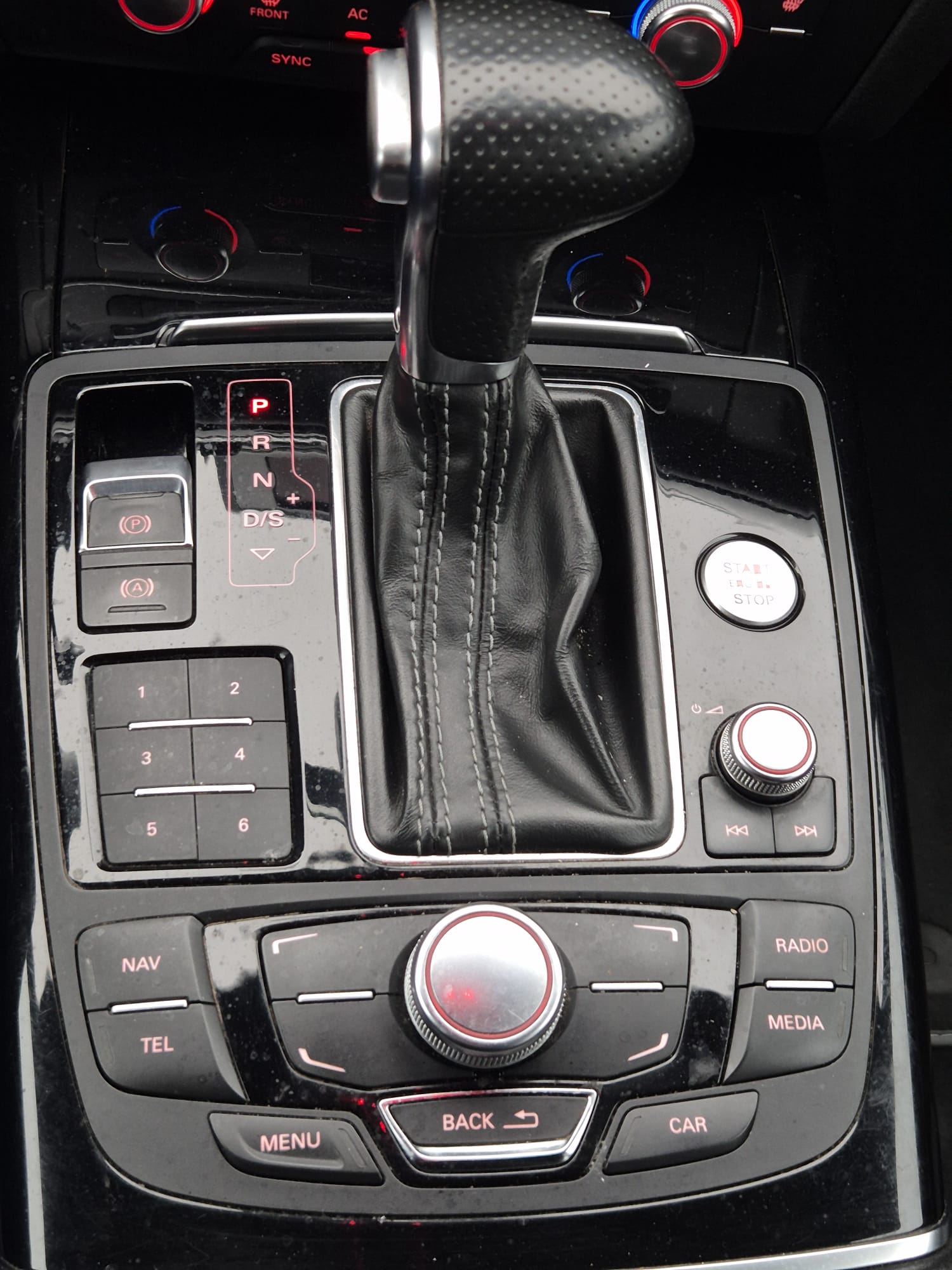 Car image 18